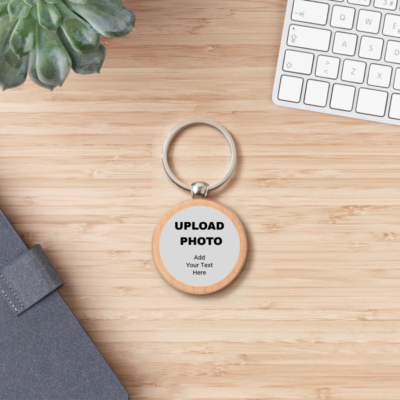 Custom circle keychain personalized with logos, photos, names, and artwork for businesses, schools, promotional giveaways, events, and personalized gifts.